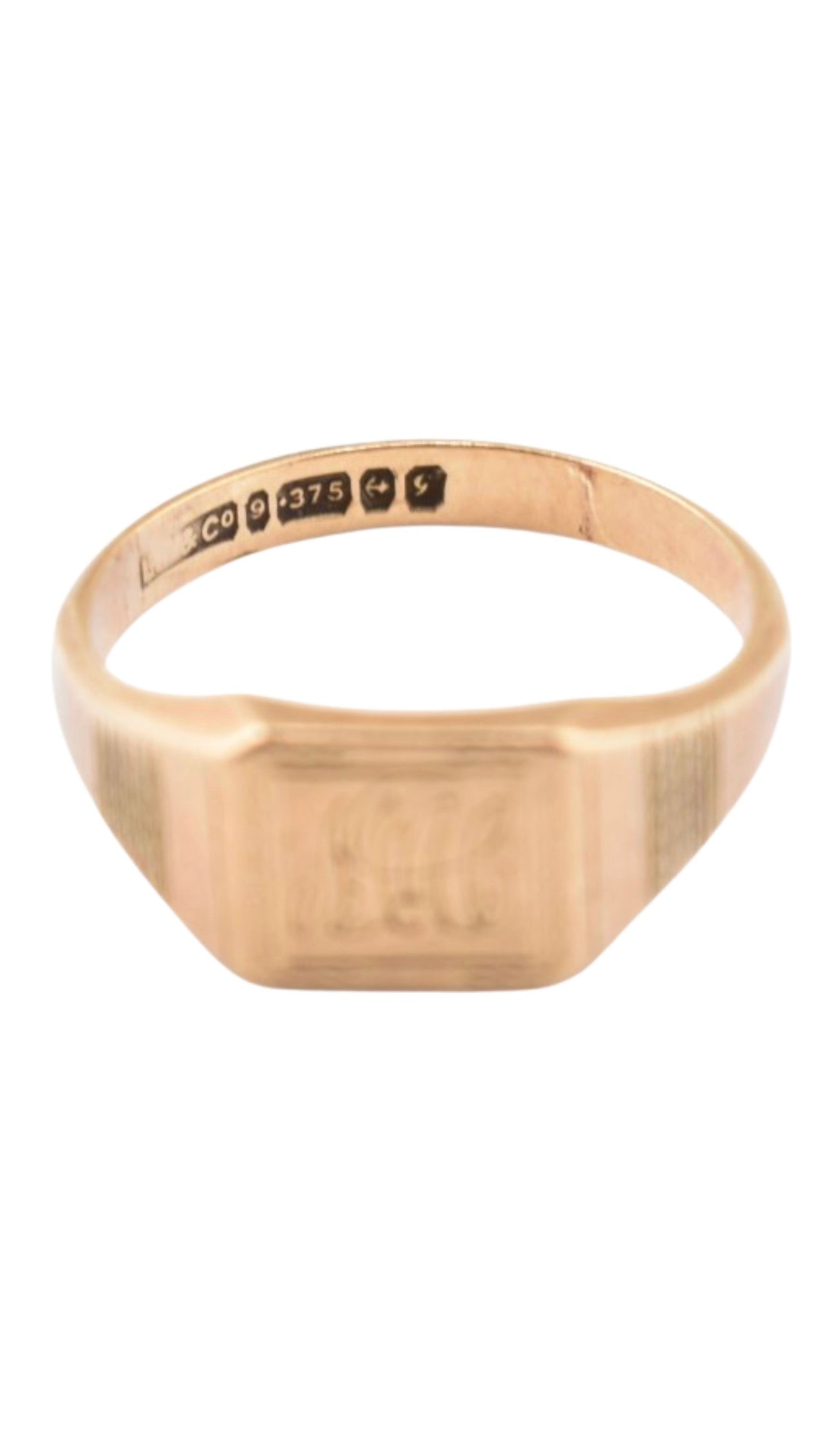Yellow Gold Engraved Signet Ring - Size: N 1/2