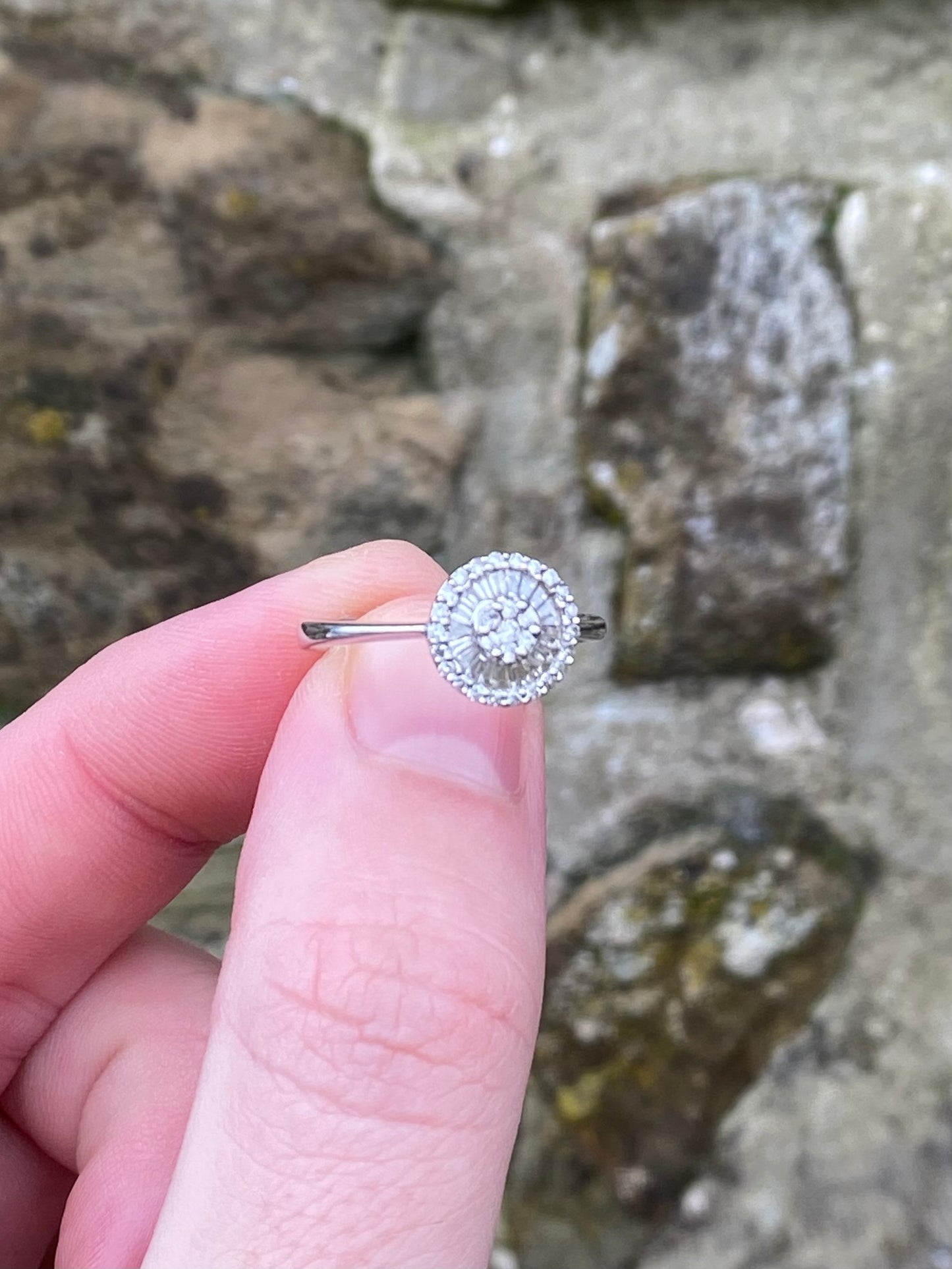 18ct White Gold Diamond Cluster Ring – Size Q