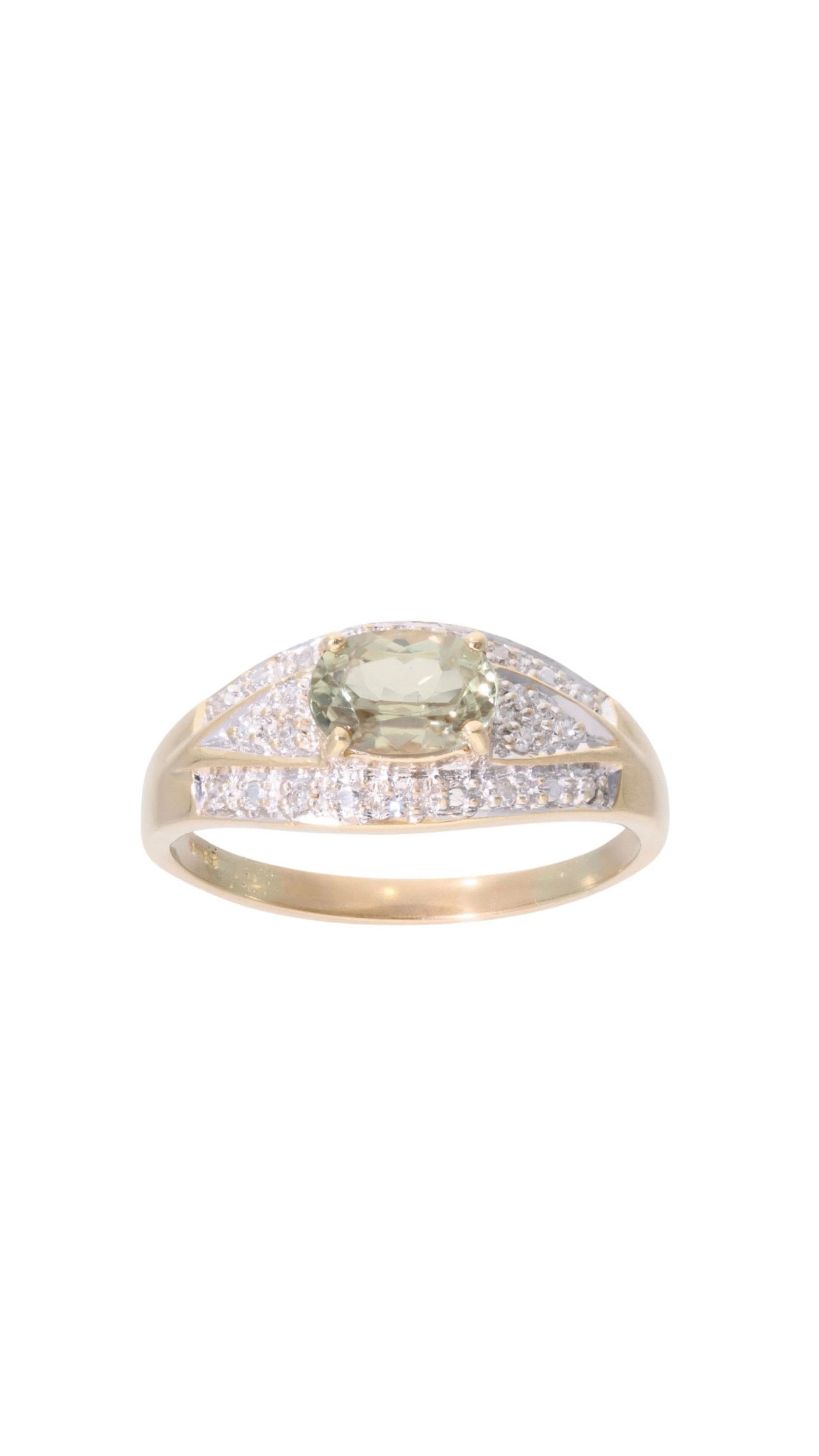 18ct Yellow Gold Peridot and Diamond Ring - Size: P