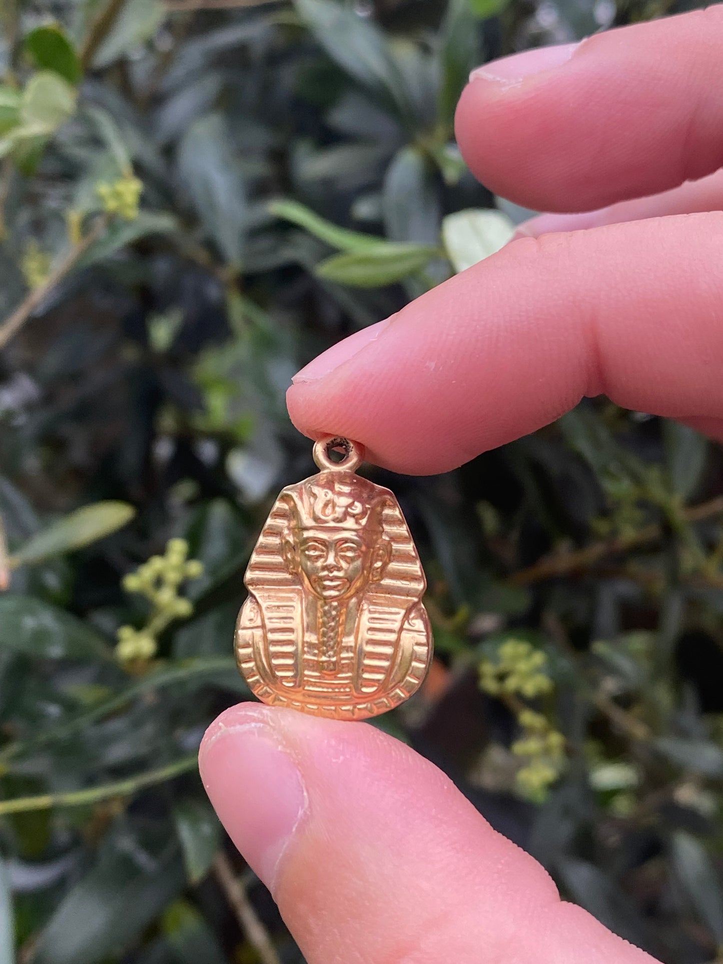 Egyptian pharaoh pendant 9ct gold