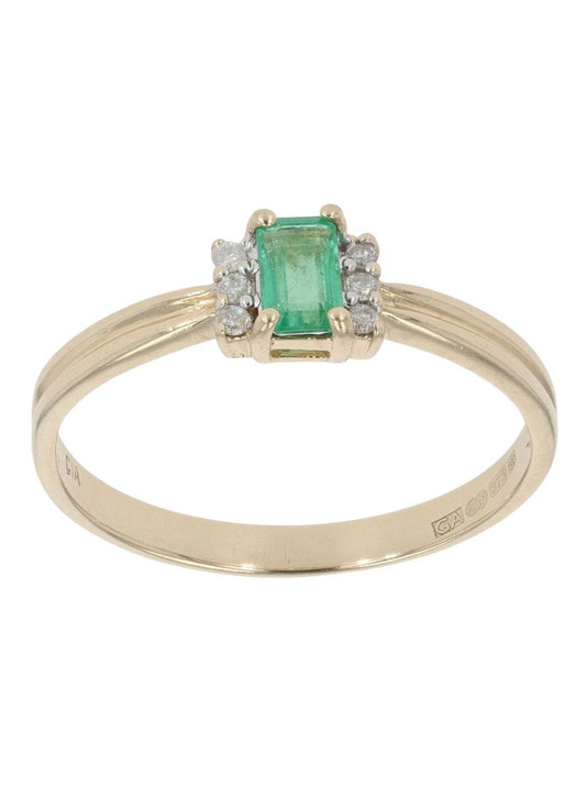 Gold Emerald and Diamond Ring - Size: R