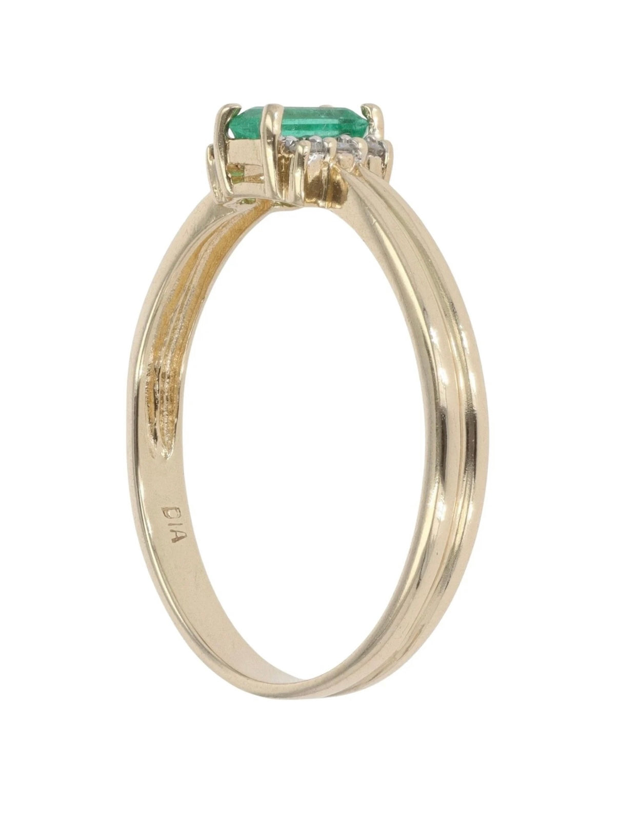 Gold Emerald and Diamond Ring - Size: R