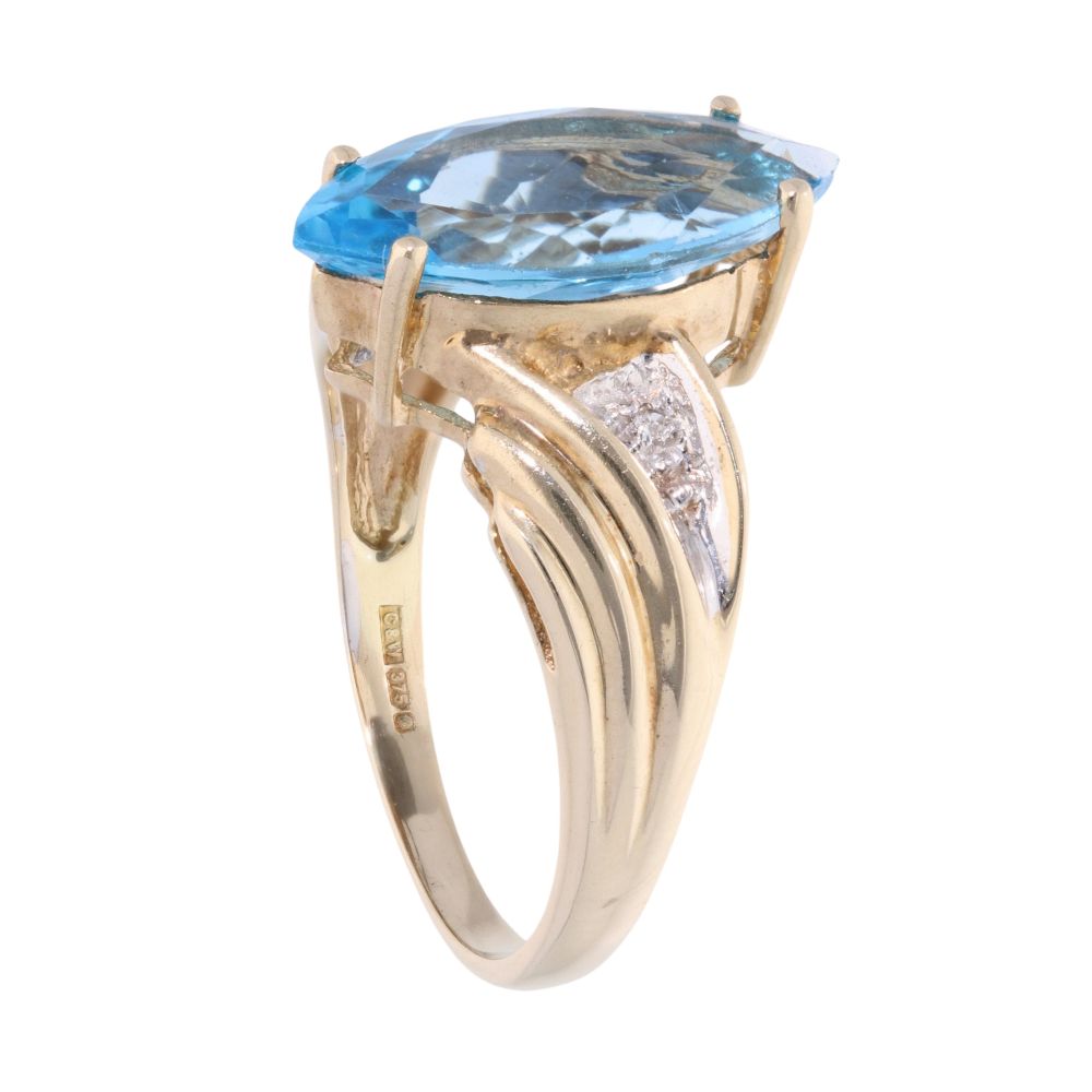9ct Yellow Gold Blue Topaz & Diamond Ring