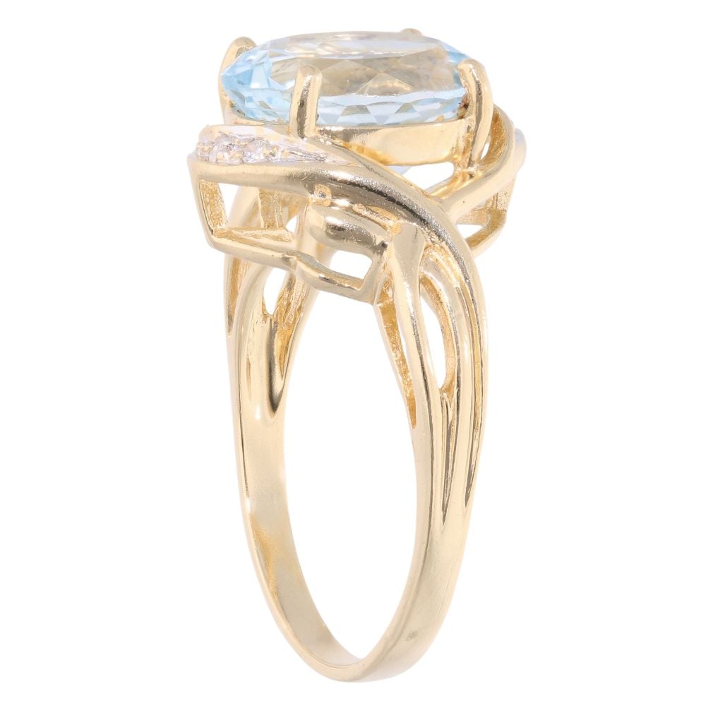 18ct Yellow Gold Aquamarine & Diamond Ring