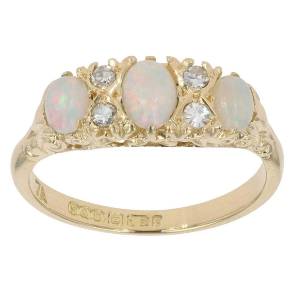 18ct Yellow Gold Diamond and Opal Ring - Size: J