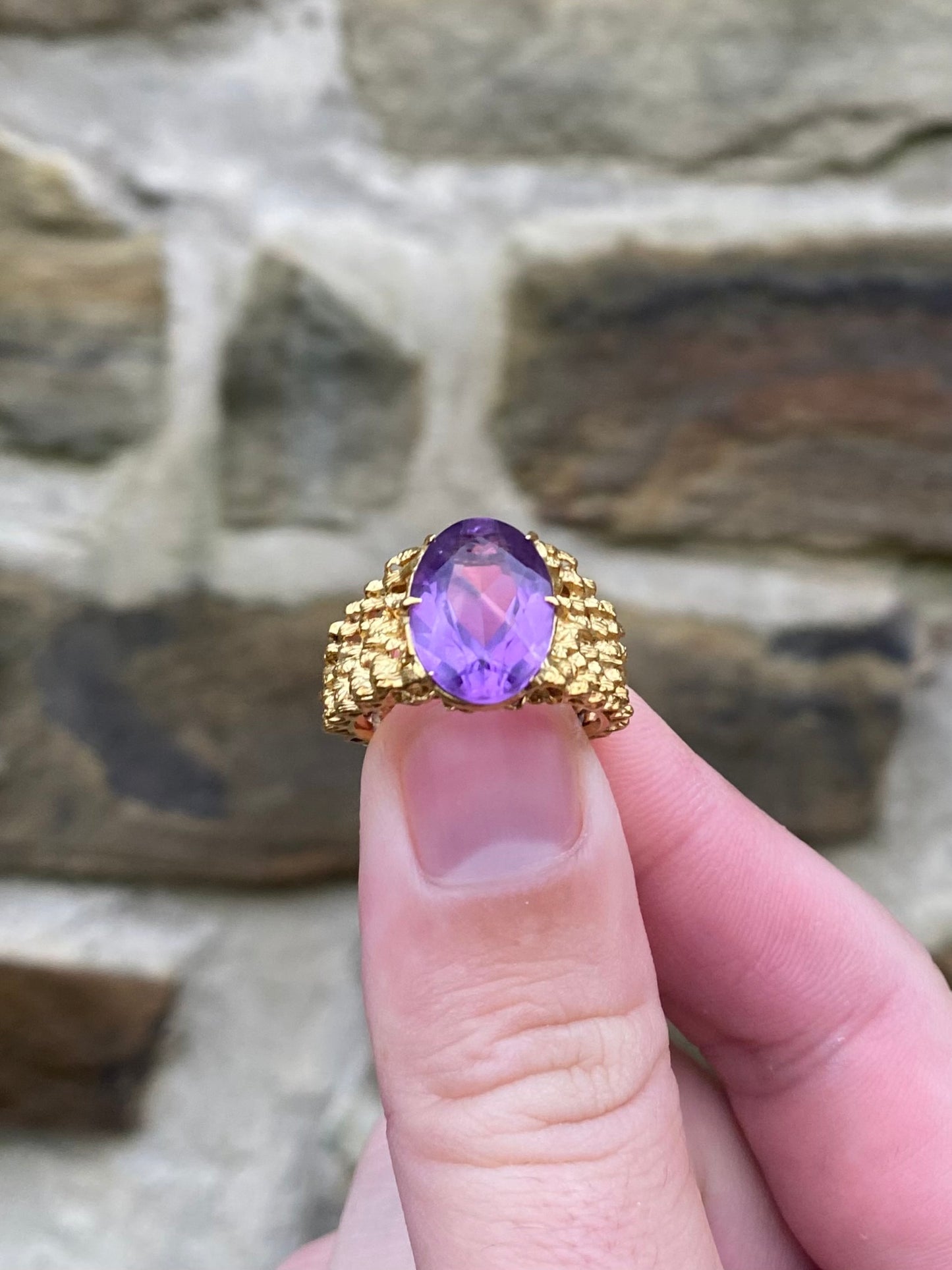 18k Gold 4ct Amethyst Ring - Size: P