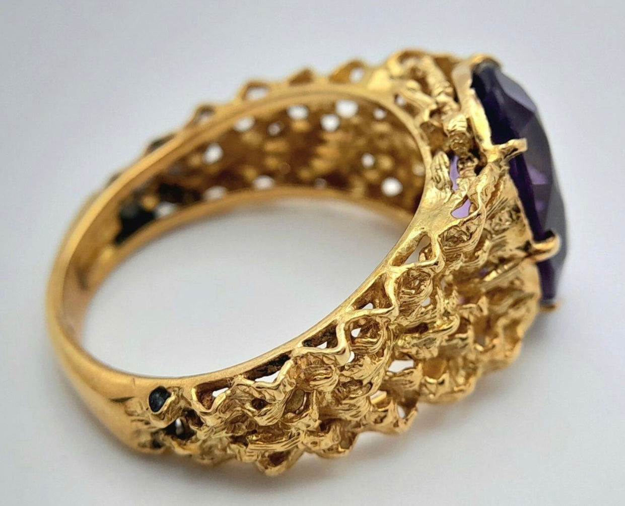 18k Gold 4ct Amethyst Ring - Size: P