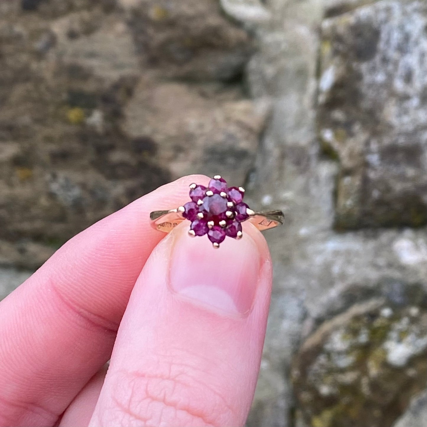 Vintage 9ct Gold Ruby Cluster Ring – Size: N