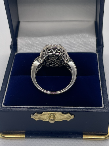 14ct White Gold and Diamond Cluster Ring 1.05ct Diamonds - Size: O