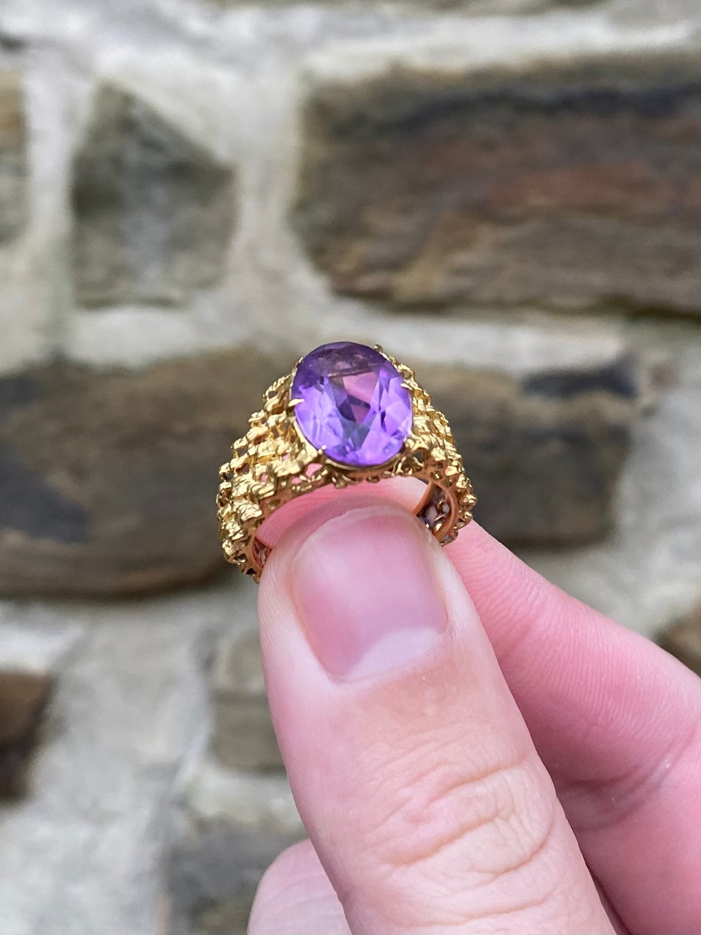 18k Gold 4ct Amethyst Ring - Size: P
