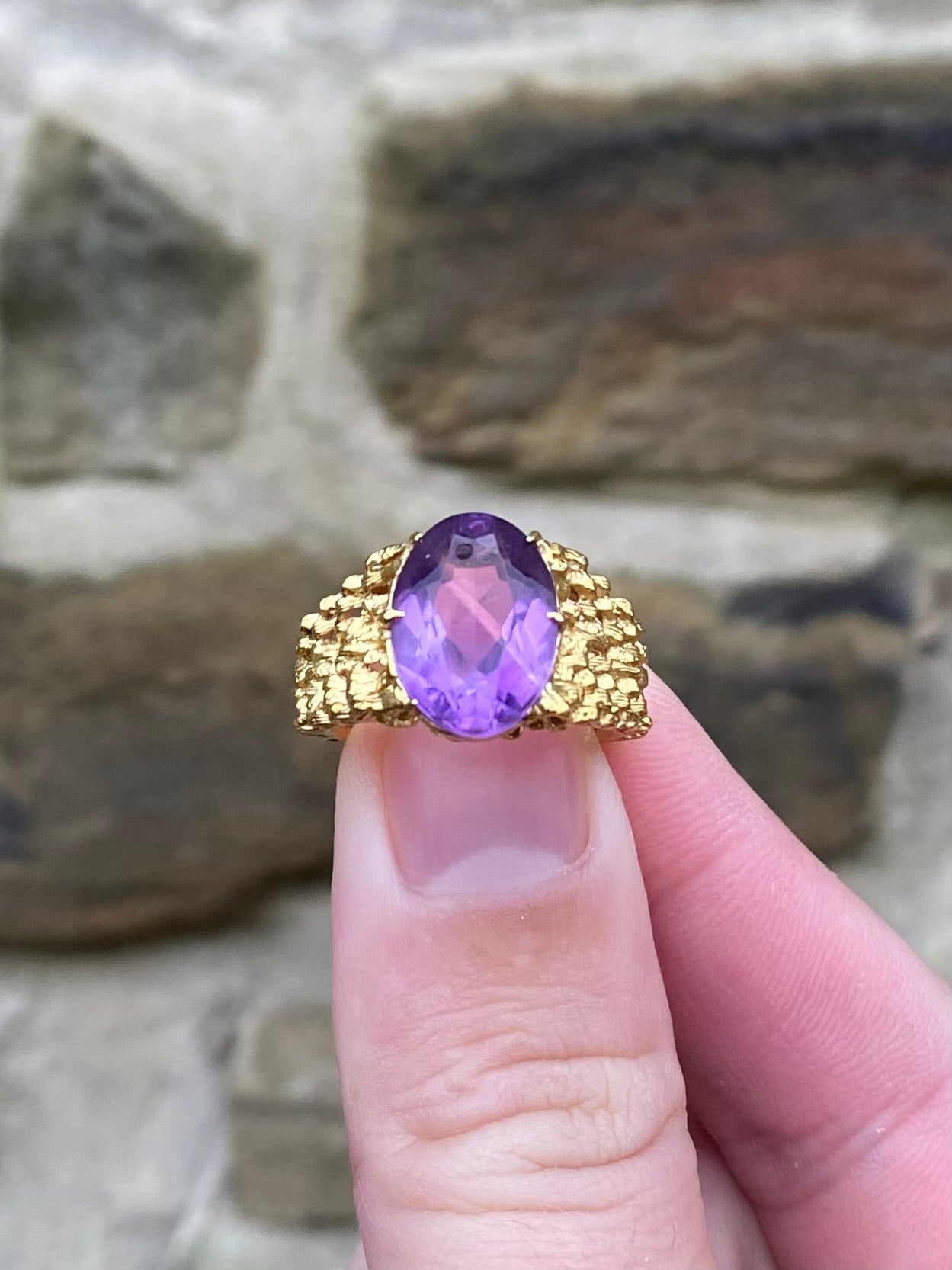 18k Gold 4ct Amethyst Ring - Size: P