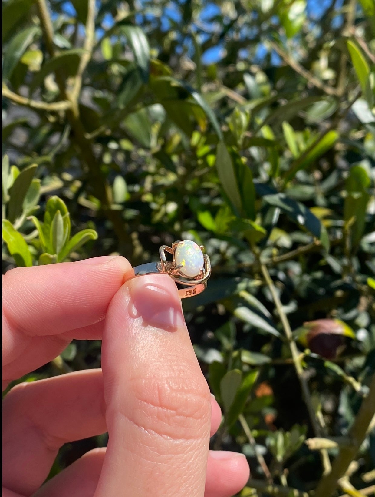 9ct Gold Opal Ring