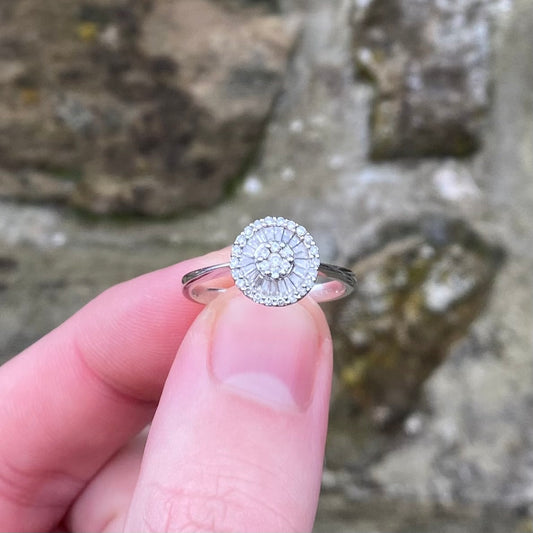 18ct White Gold Diamond Cluster Ring – Size Q