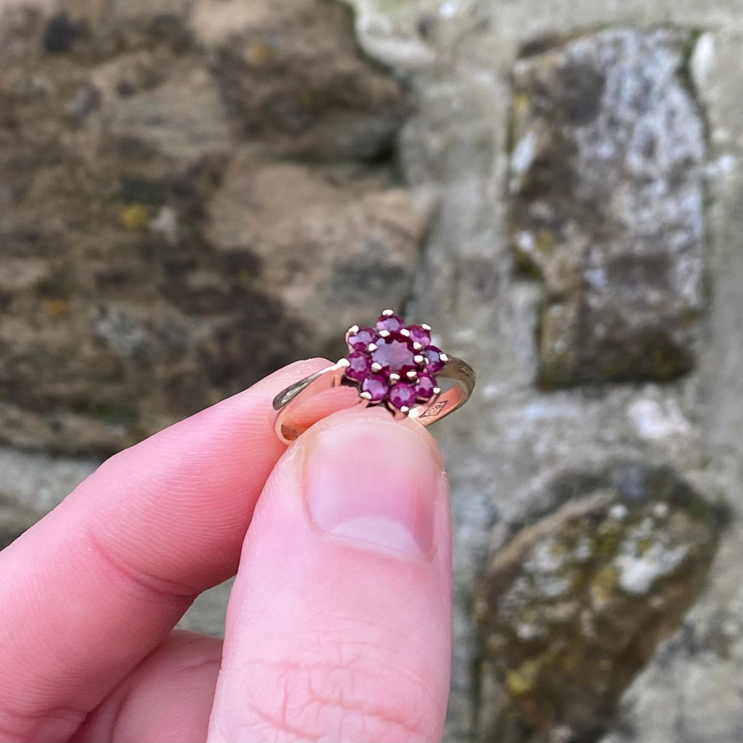 Vintage 9ct Gold Ruby Cluster Ring – Size: N