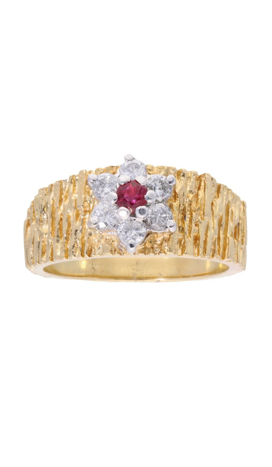 Antique 18ct Gold Ruby and Diamond Cluster Ring - Size: O
