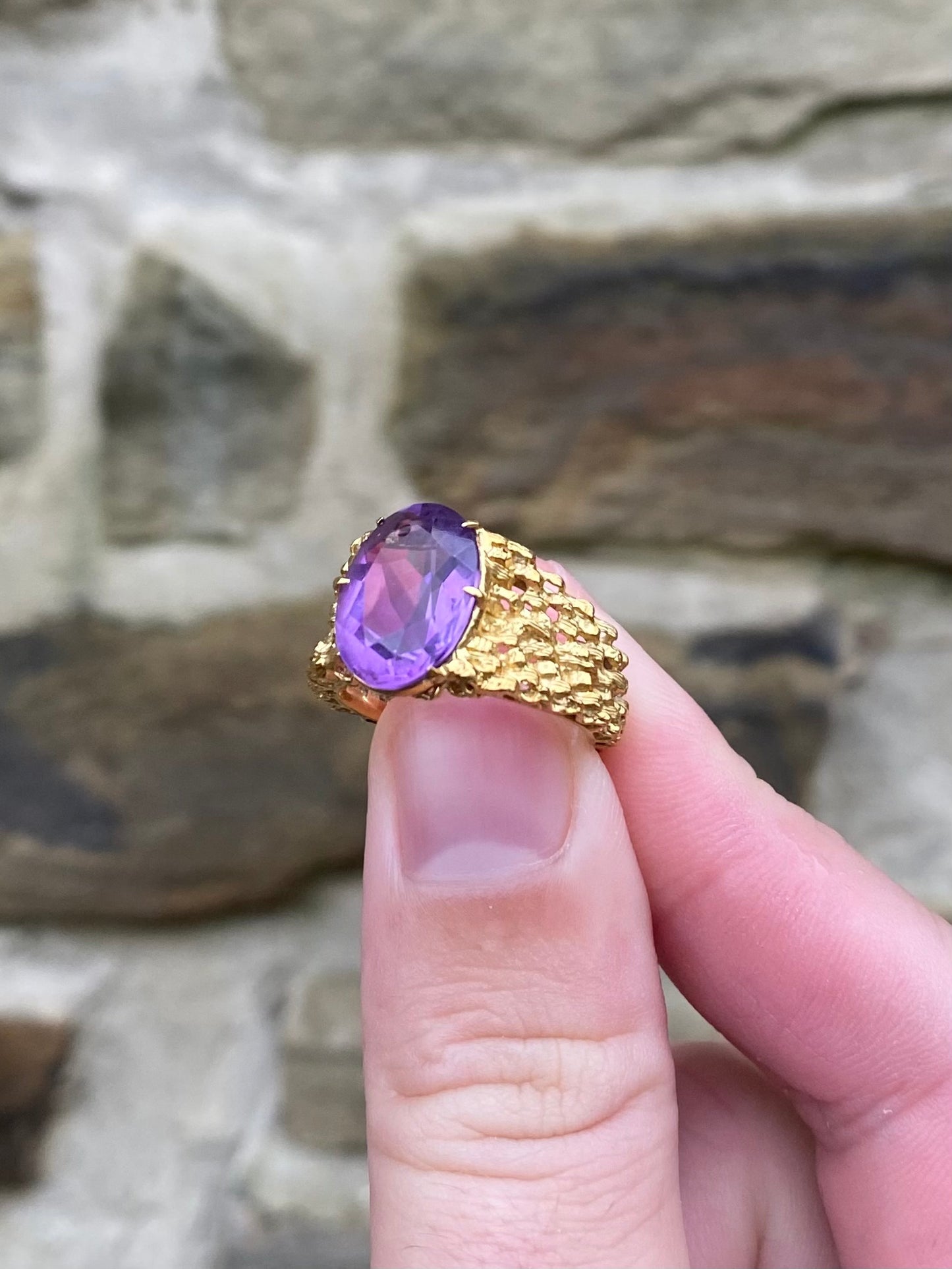 18k Gold 4ct Amethyst Ring - Size: P