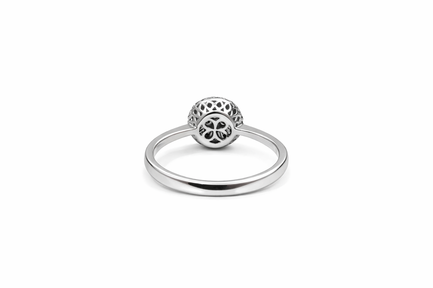 18ct White Gold Diamond Cluster Ring – Size Q