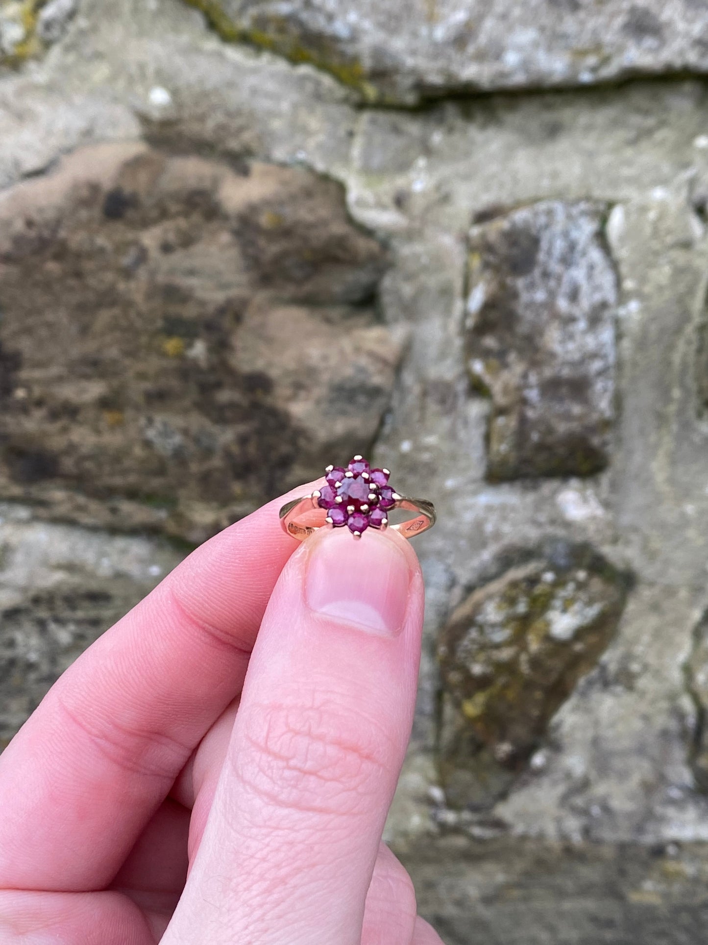 Vintage 9ct Gold Ruby Cluster Ring – Size: N