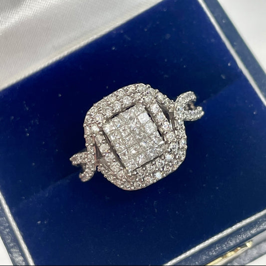 14ct White Gold and Diamond Cluster Ring 1.05ct Diamonds - Size: O