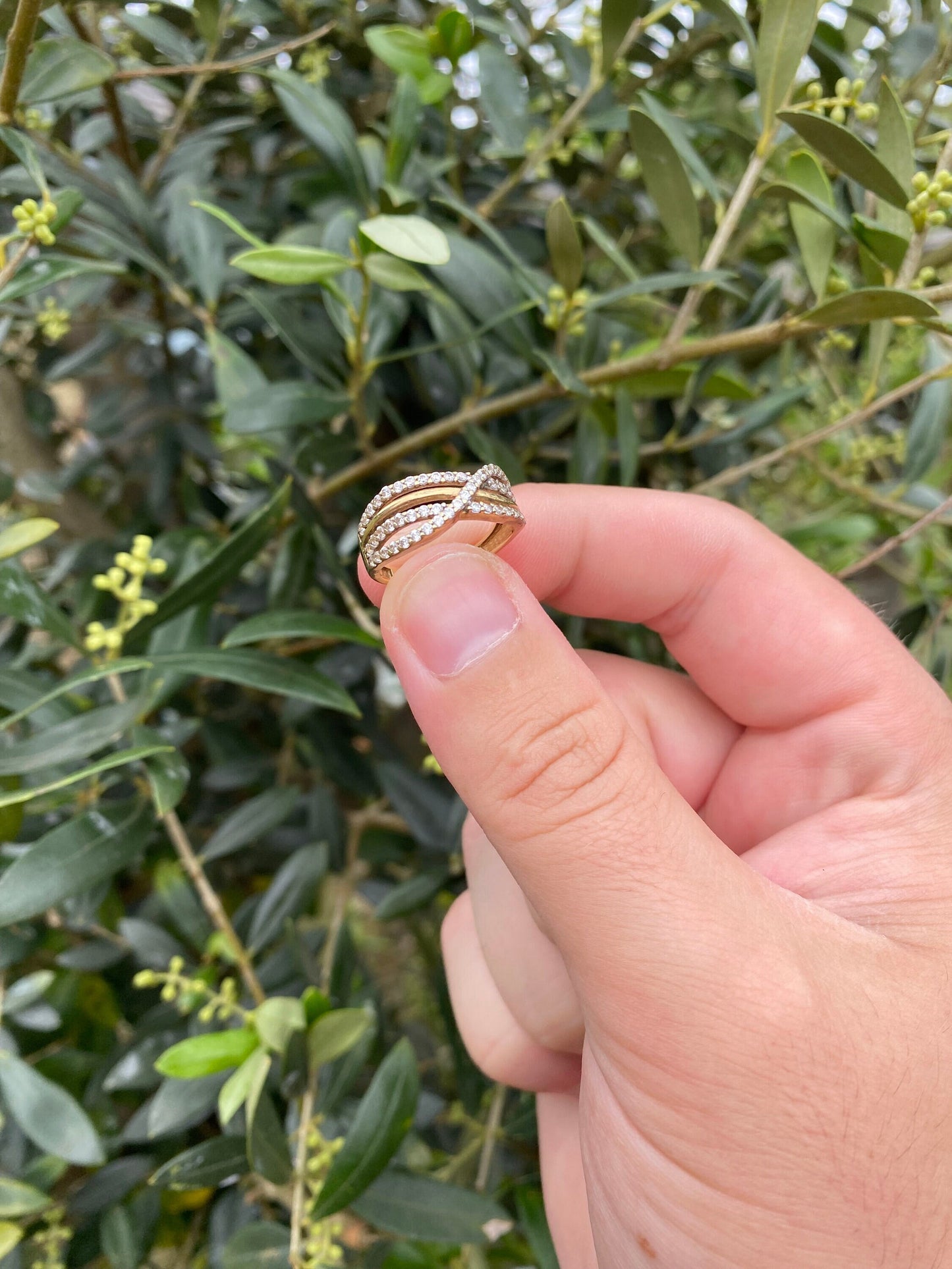 9k Gold 3 Row Crossover ring size: K 1/2